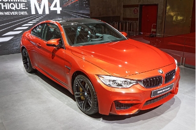 Orange BMW M4